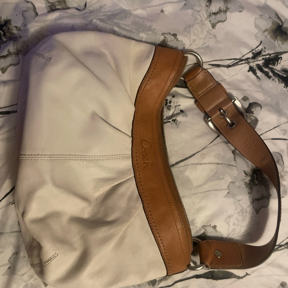 Coach White and Brown Leather Shoulder Bag